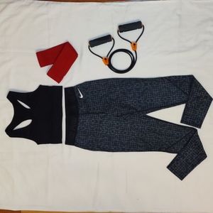 Nike pro fit woman workout spandex
